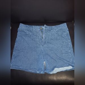 Womens Lee Railroad Pinstriped Mid Rise Shorts